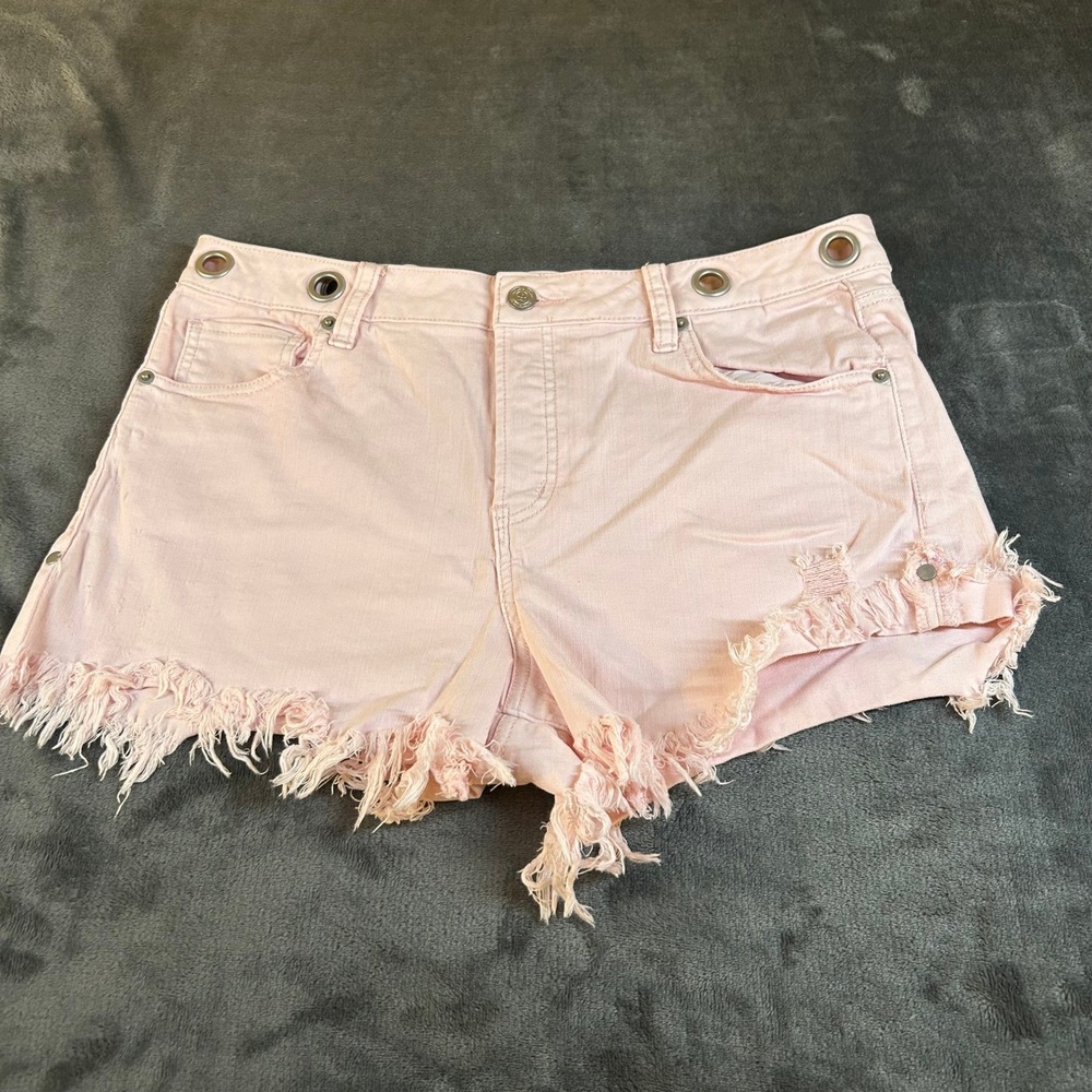 Altard State Pink Denim Shorts Frayed Hem Eyelet Detail‎ Stretch Womens Size 31